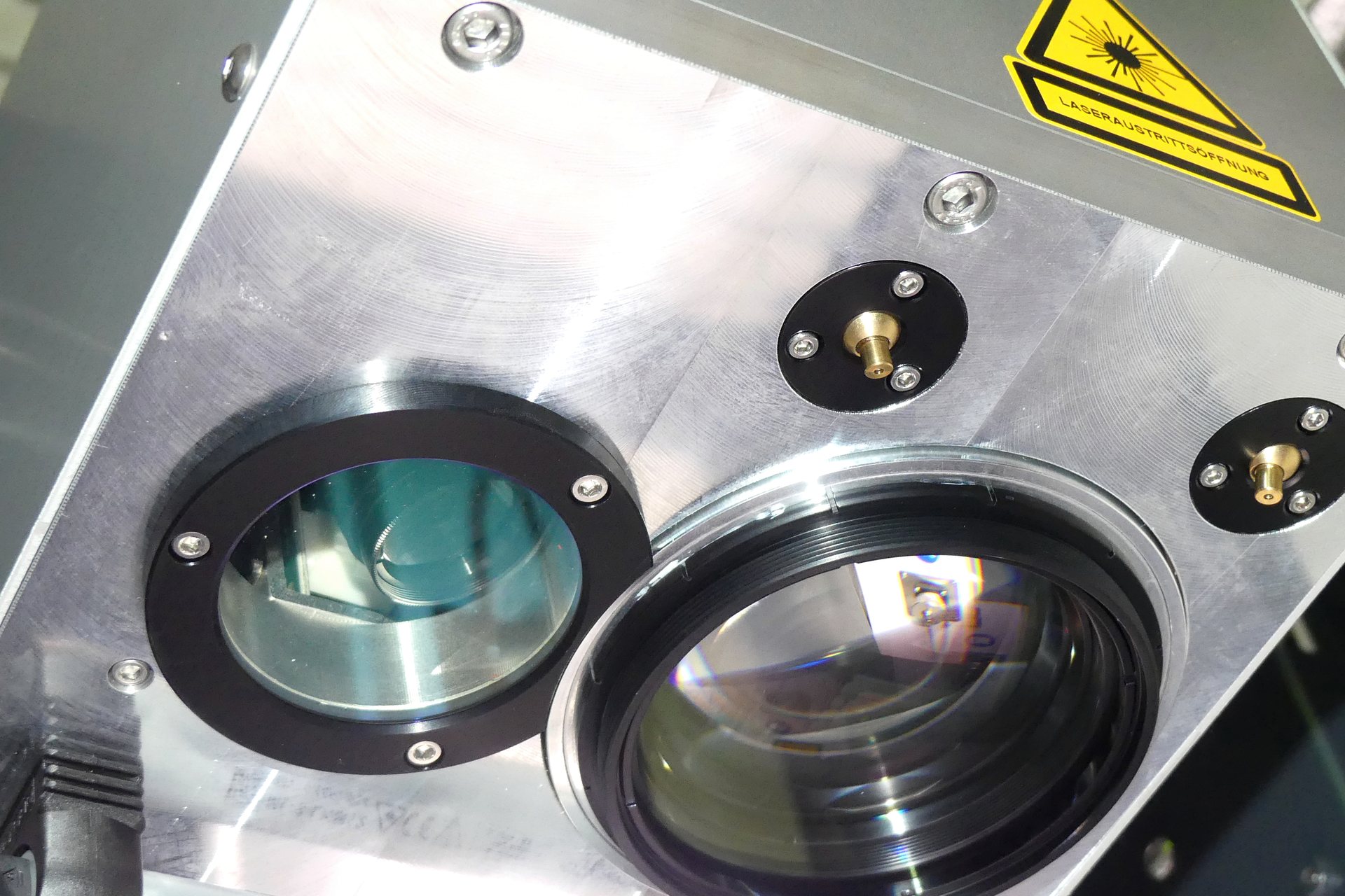 Optikeinheit einer Laseranlage in der Werkstatt der Paul Schwarz GmbH